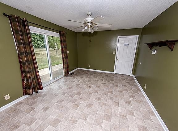 5th image of 1217 Starlight Ln