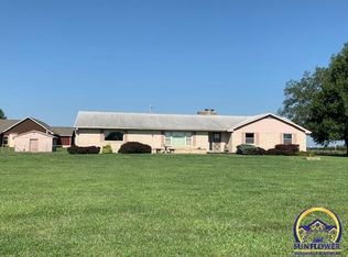 2907 SW Auburn Rd, Topeka, KS 66614