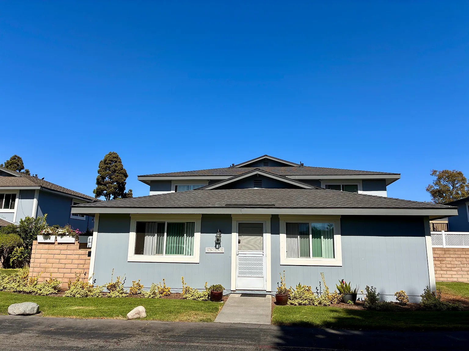 16391 De Anza Cir — Photo 1