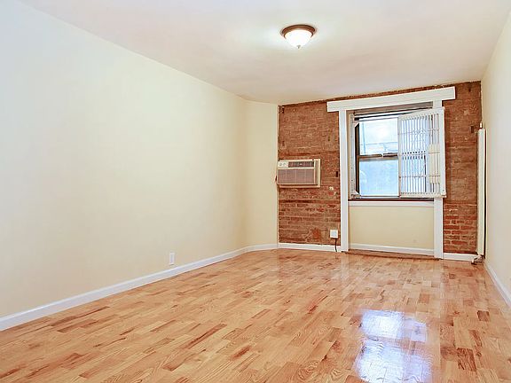 4th image of 131 E 15th St #1BC