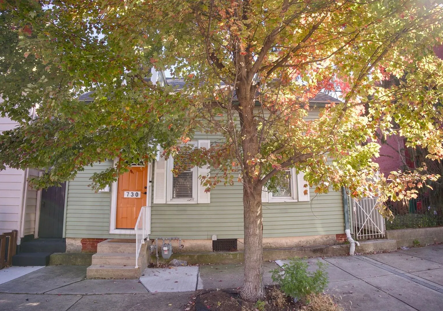 Cape Cod Standalone in Cabbage Hill! — Photo 1