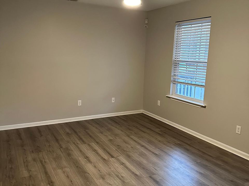 1st image of 2920 Argonne Ave