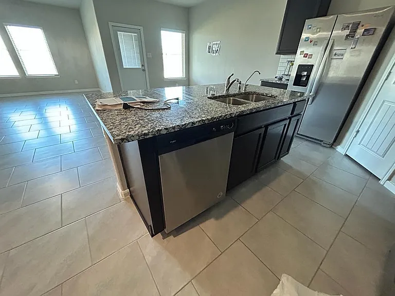 3207 Sumac Dr — Photo 7