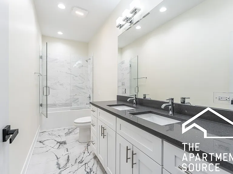 3329 N Avers Ave #1S — Photo 24