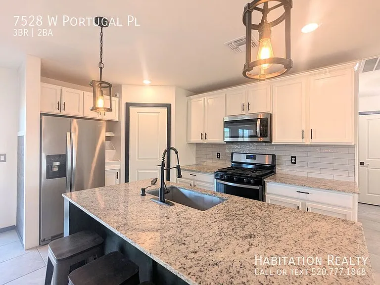 7528 W Portugal Pl — Photo 2