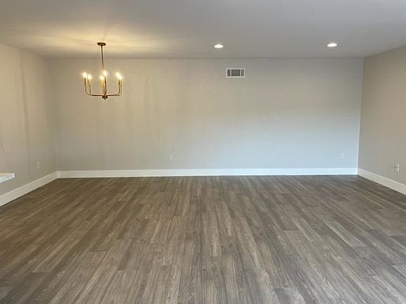 5th image of 1018 Cypress Dr