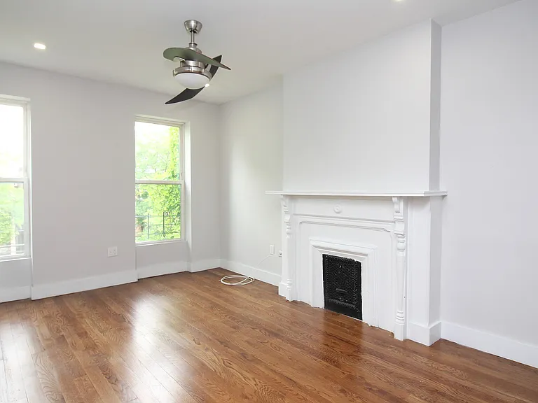 135 Decatur St #2R — Photo 1