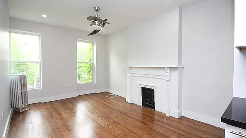 135 Decatur St #2R Photo 1 135 Decatur St #2R Photo 1