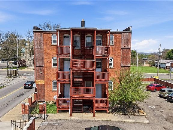 3rd image of 283 Park Ave W