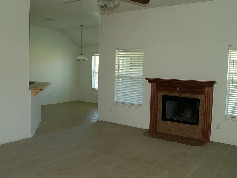 5802 Venetian Ct — Photo 5