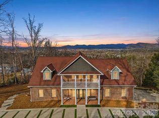 38 Sweetwater Oaks Dr, Fletcher, NC 28732