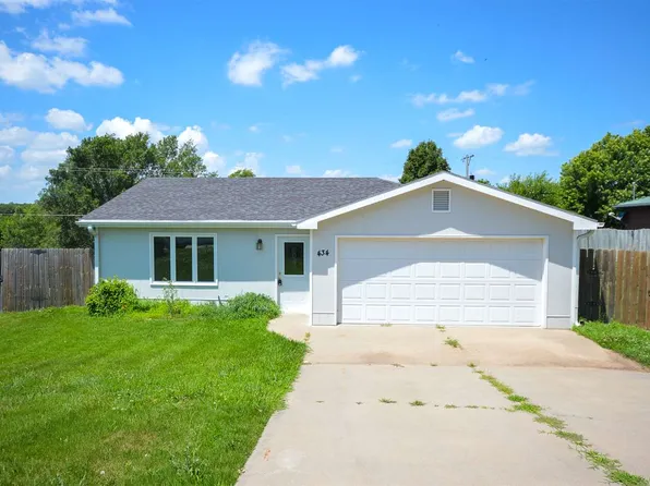 434 Clydesdale Dr, Ogden, KS 66517