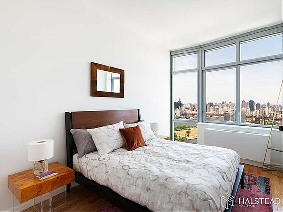 5th image of 45-45 Center Blvd APT 2213