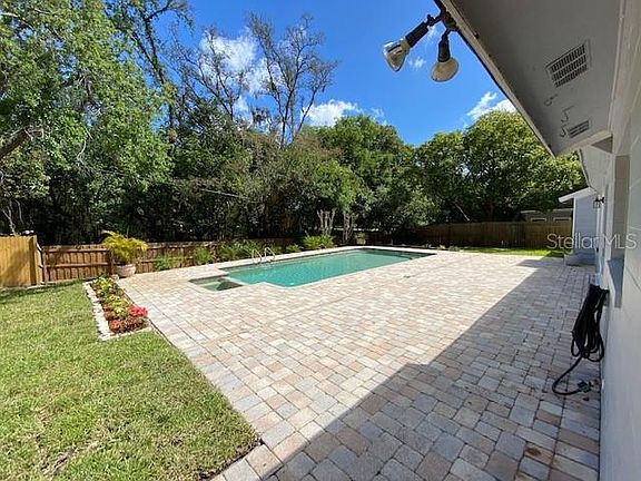 4th image of 1381 Lancelot Way