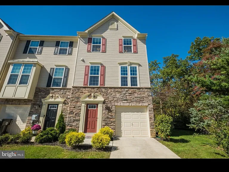 18 Tavern Ln — Photo 3