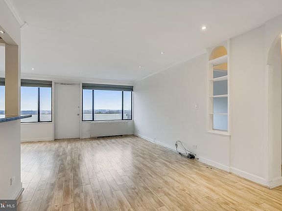 5th image of 4501 Arlington Blvd APT 813