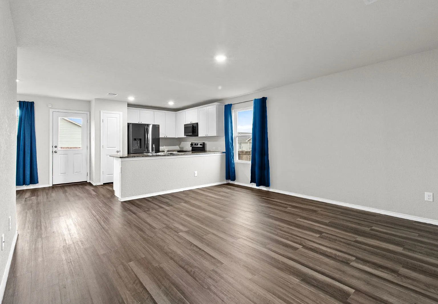 3 bed, 2.0 bath, 1226 sqft, $1,550 — Photo 3