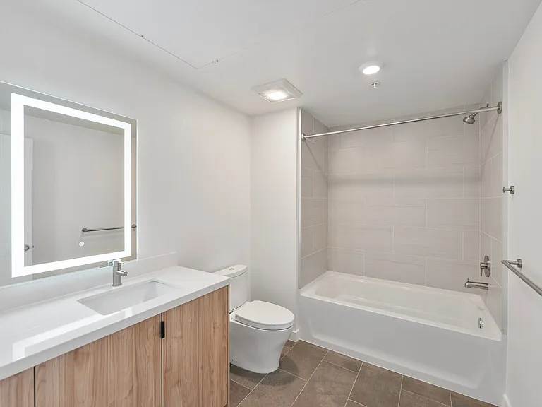 689 S Catalina — Photo 3