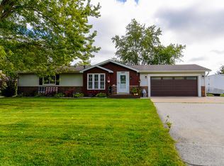 10810 S Nicholson Rd, Oak Creek, WI 53154
