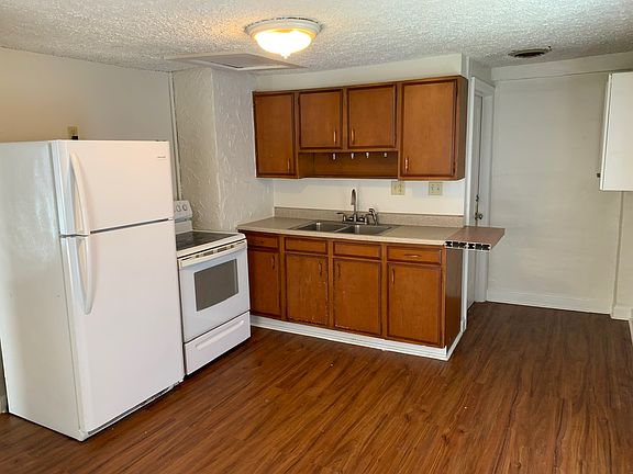 3rd image of 326 W William St