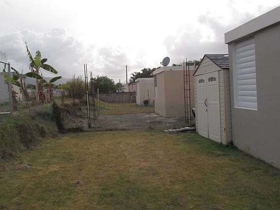 3rd image of Jardines De Yabucoa Calle Italia  M-119 #M-119