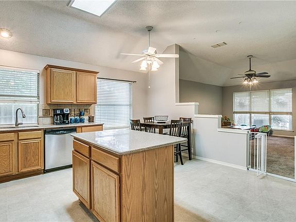 5th image of 724 River Oak Way