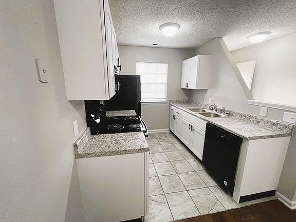 New kitchen tile floor