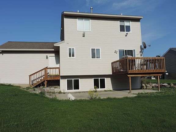 2nd image of 401 Pioneer Trl NE