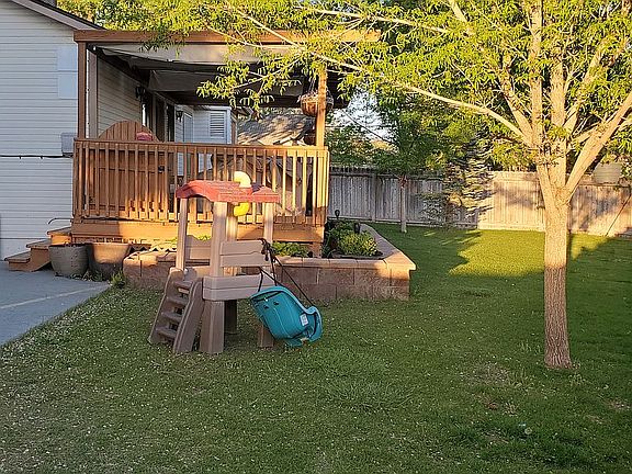5th image of 2647 Larkspur Ln