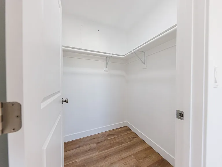 Huge 2, 3 & 4 Bed 2026 Townhomes — Photo 39
