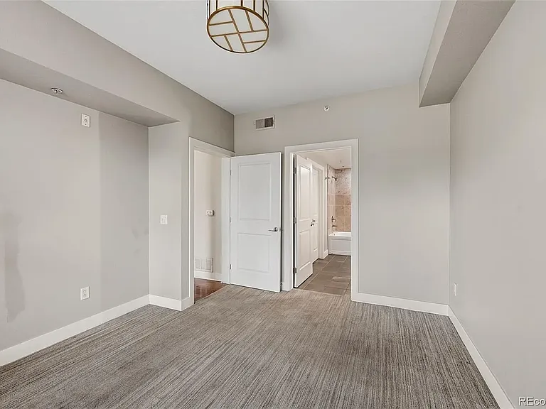 2240 N Clay St — Photo 20