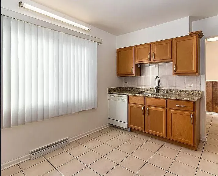 615 Maple Ct #615 MAPLE CT — Photo 9
