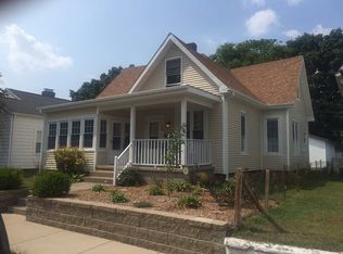 608 N 10th St, Vincennes, IN 47591