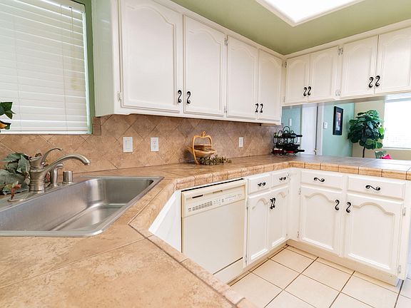 5th image of 207 E Ashland Ave