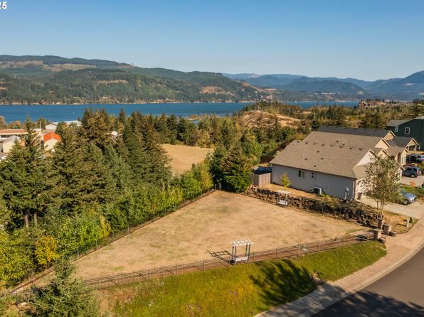1099 SE Wiondsong Dr, Cascade Locks, OR 97014