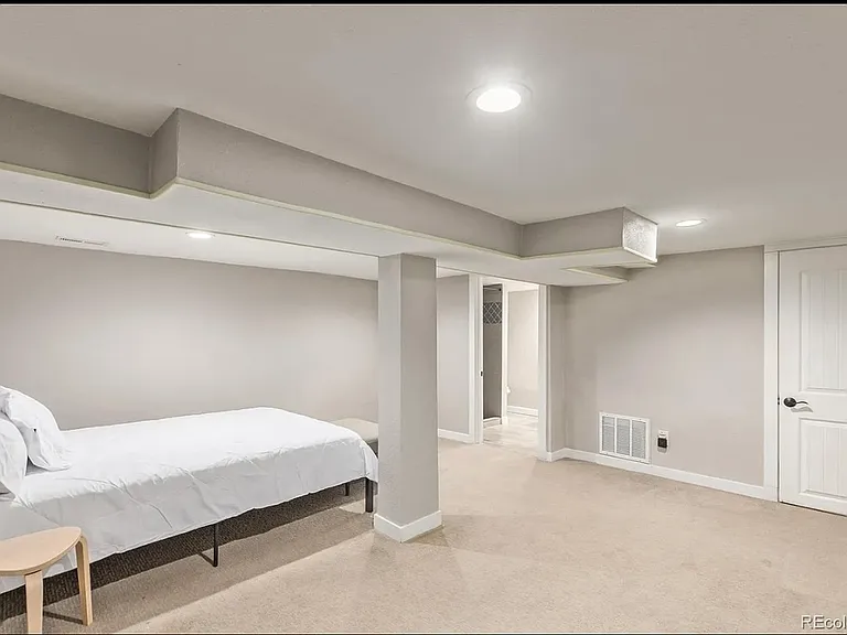 601 Meade St — Photo 11