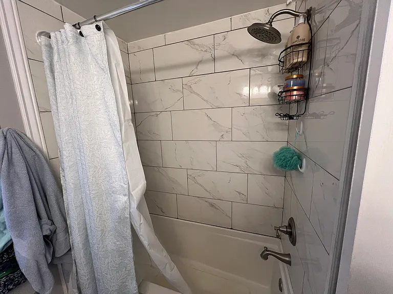 124 W Hartman Ave — Photo 8