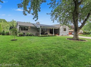 9030 Morrison Ave, Plymouth, MI 48170