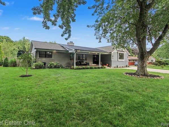 9030 Morrison Ave, Plymouth, MI 48170