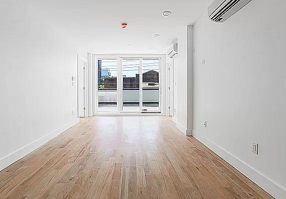 3rd image of 662 E New York Ave #3R