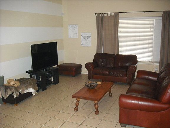 5th image of 811 N Boston College Dr