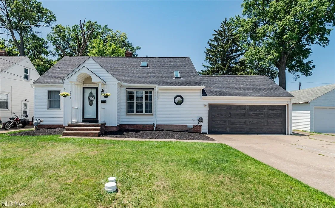 6402 Westminster Dr photo 1