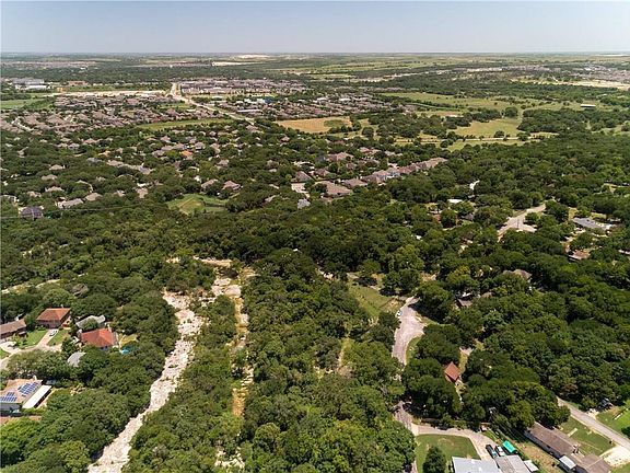 4th image of 512 River Oaks Dr