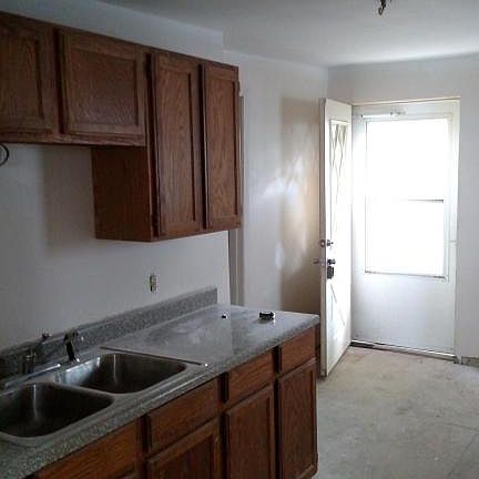4th image of 1059 Walker Ave NW #2