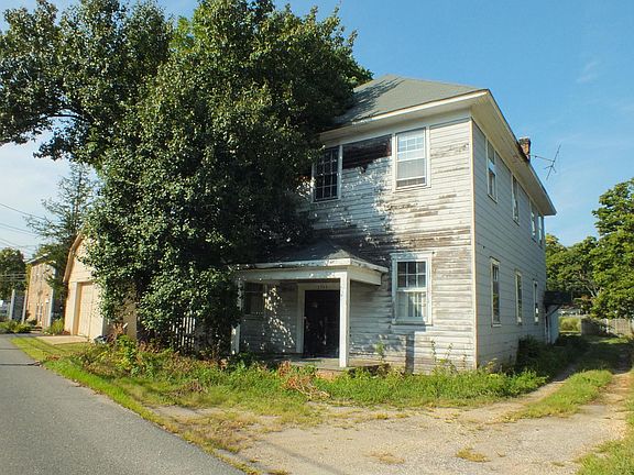 3rd image of 2204 Ramshorn Dr