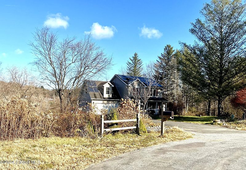2nd image of 34 Woodview Road