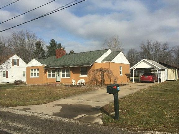 2nd image of 221 Oak Dr
