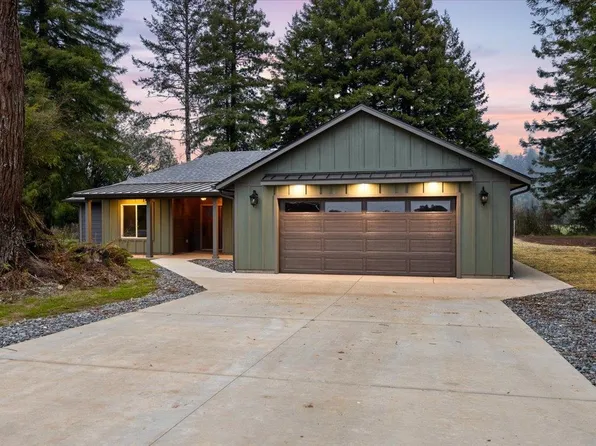 130 Skookum Ln, Crescent City, CA 95531