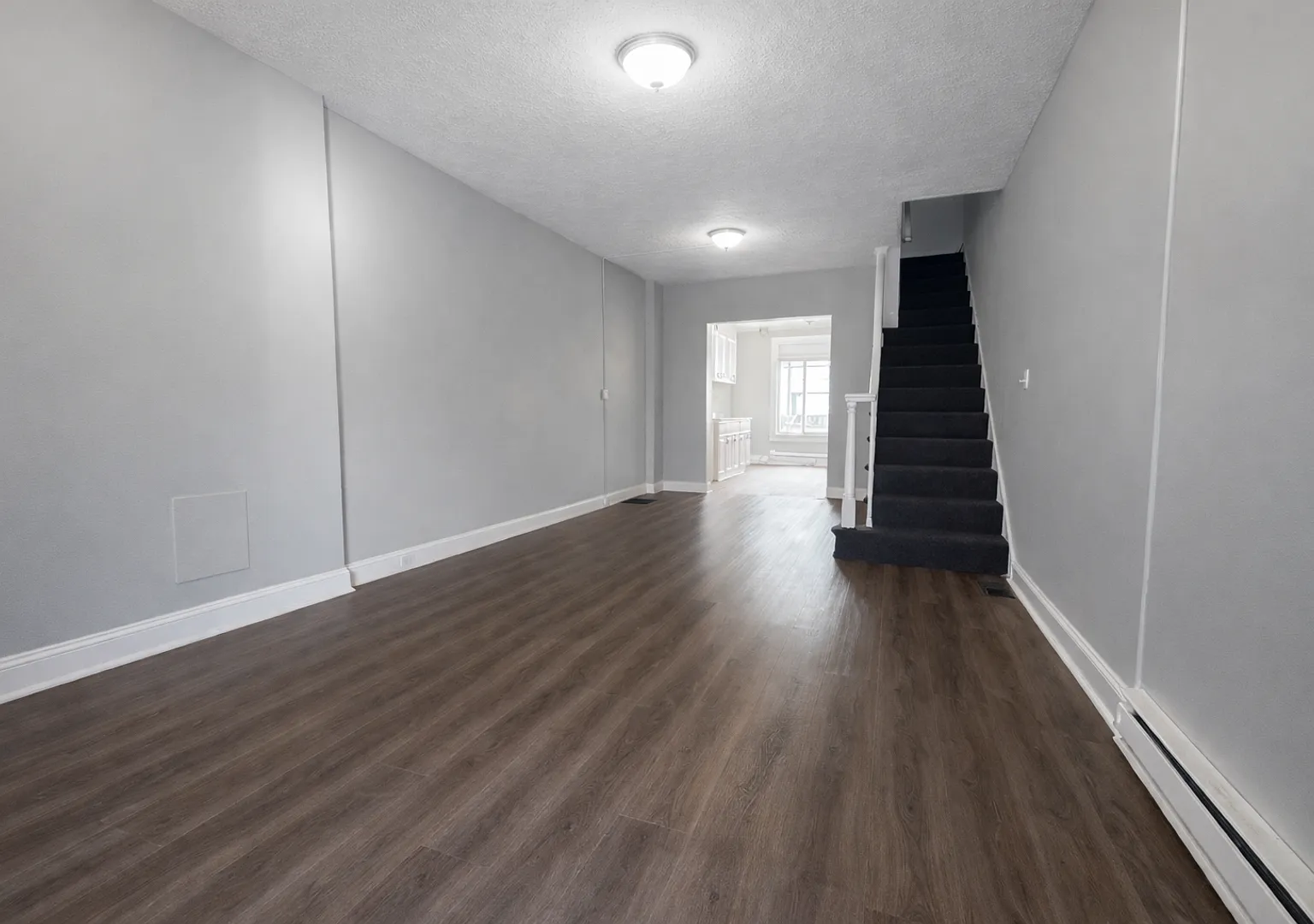 Three Bedroom Home In Baltimore City — Photo 2