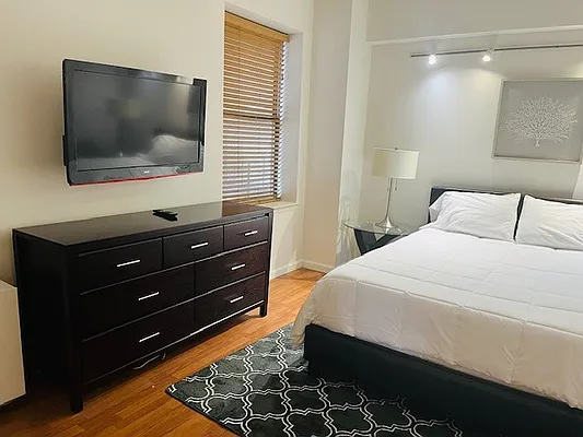 Rented by Manhattan Management Group | media 31